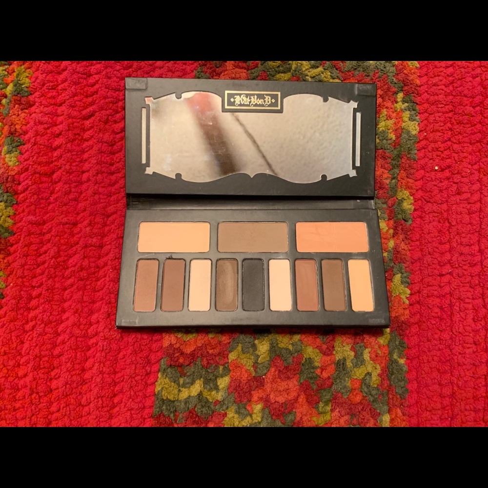 Kat Von D Shade and Light eye contour palette